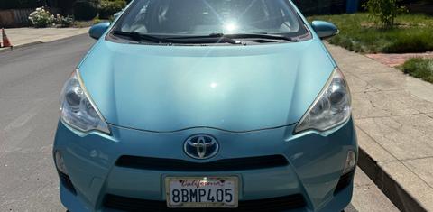 Toyota Prius c 2013