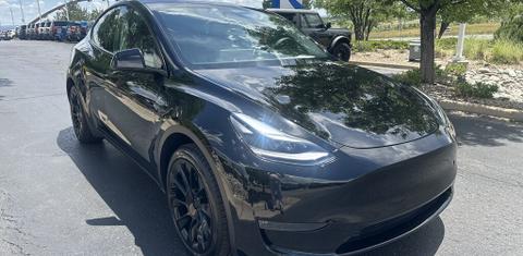 Tesla Model Y 2024