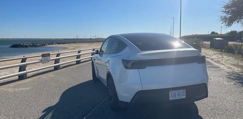 Tesla Model Y 2026