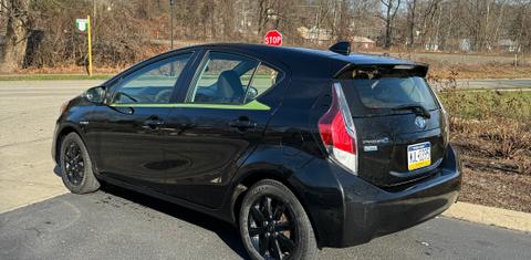Toyota Prius c 2016
