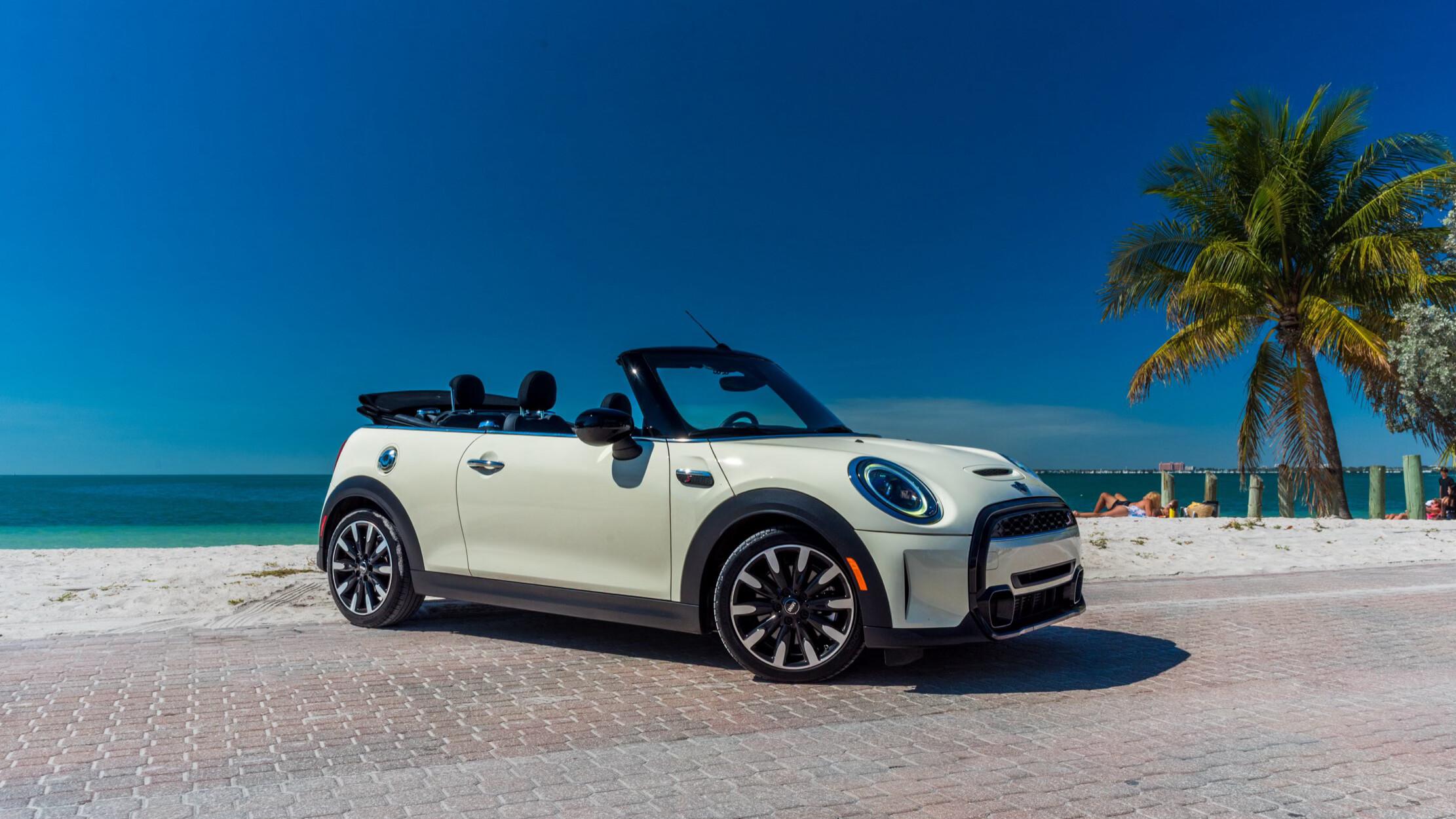 MINI Convertible 2023 in Miami, FL