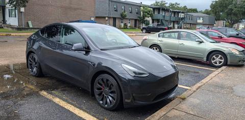 Tesla Model Y 2024
