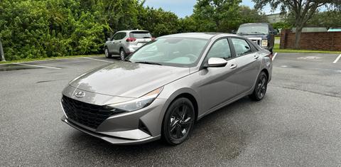 Hyundai Elantra 2023