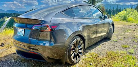 Tesla Model Y 2024