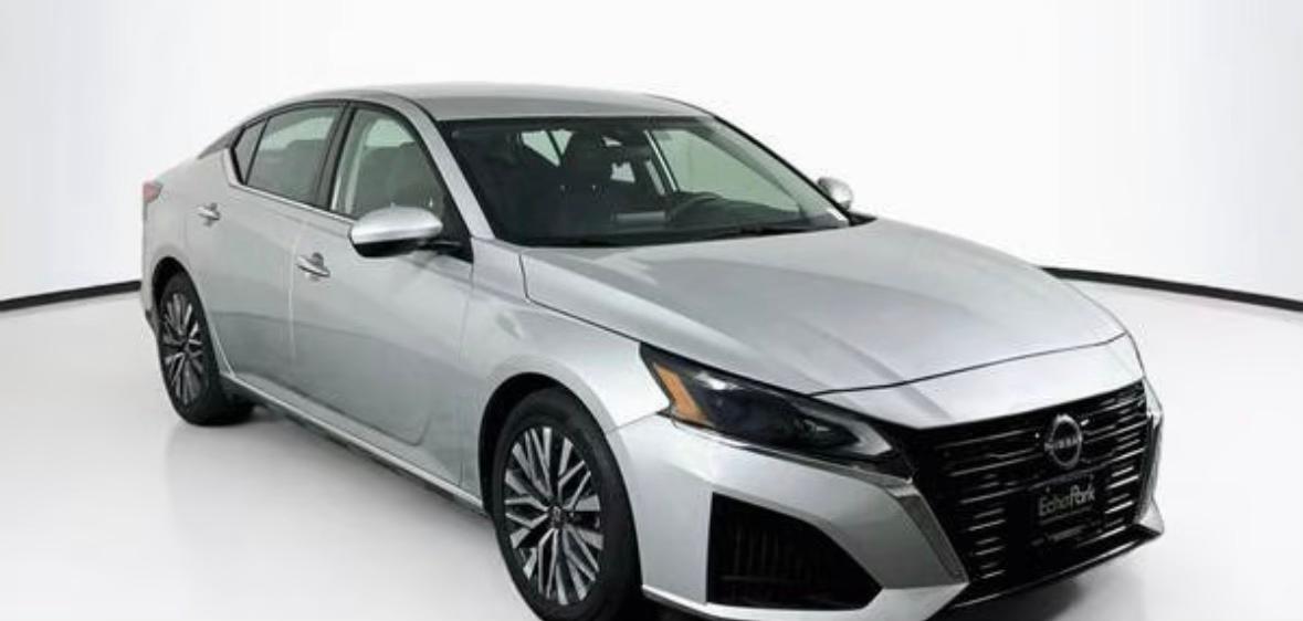 Nissan Altima 2023 in Justice, IL