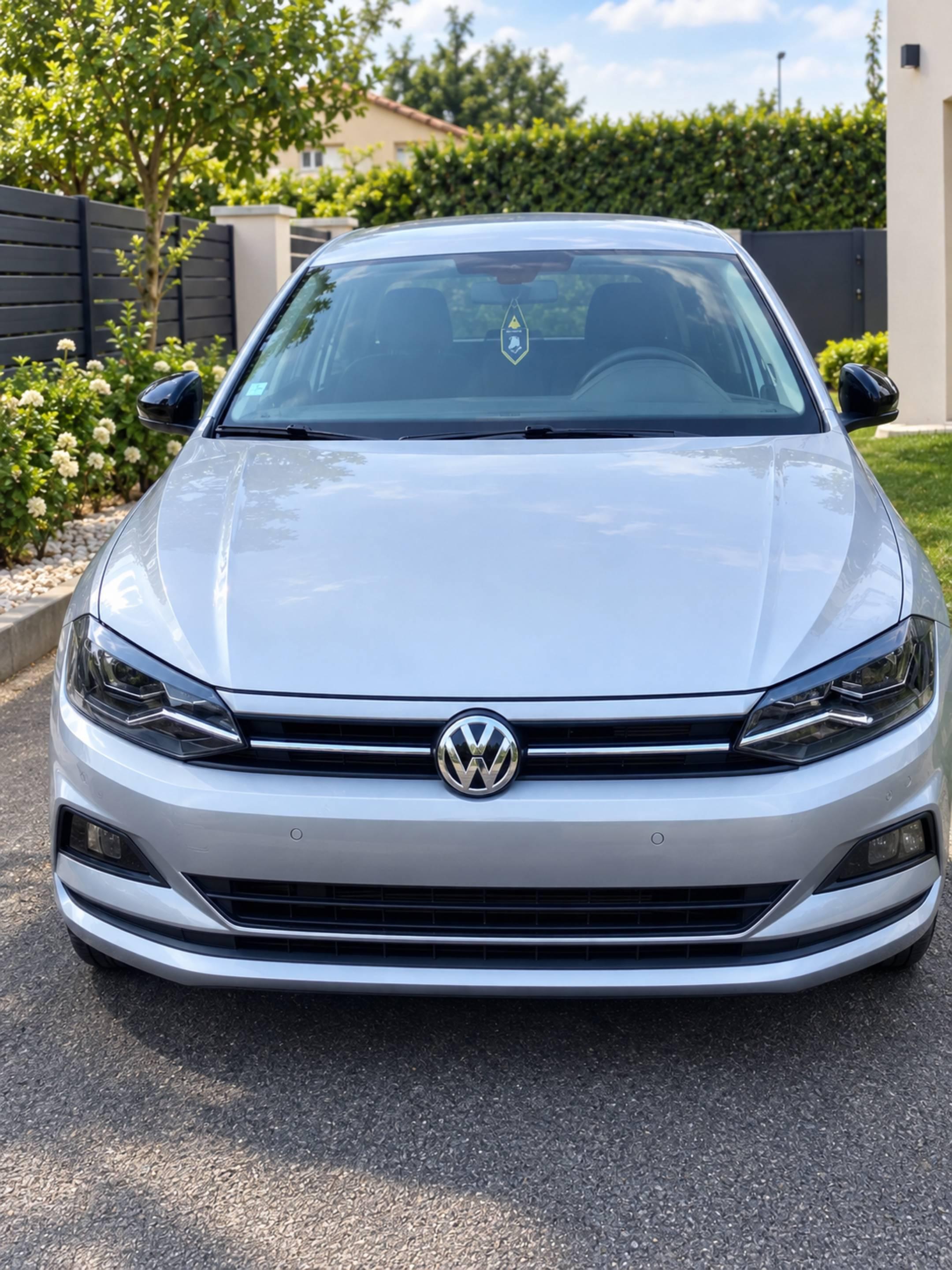 Volkswagen POLO 2019 à Arnage