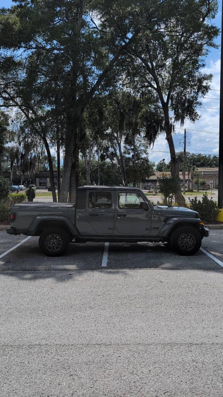 Jeep Gladiator 2024 in DeLand, FL