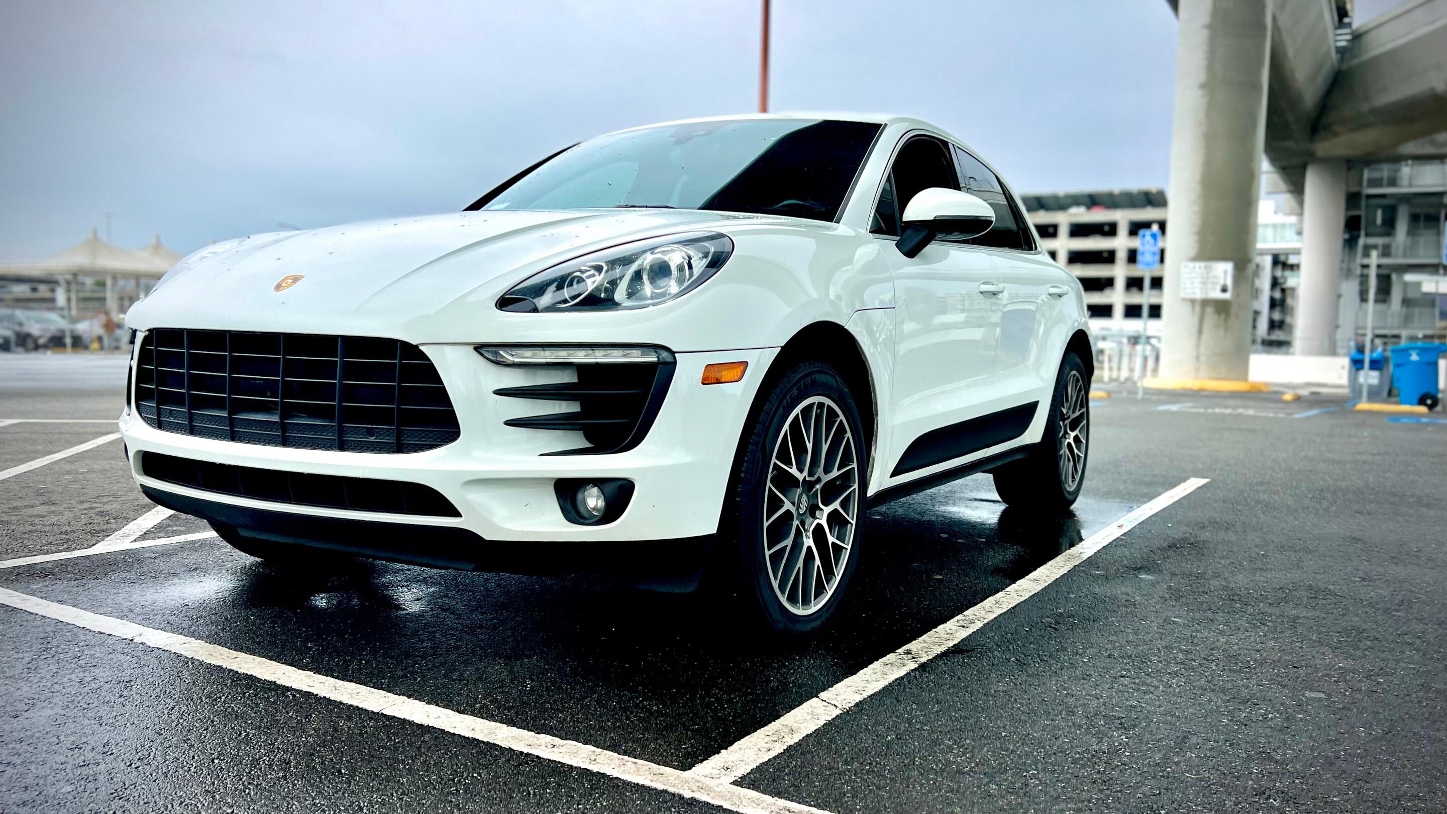 Porsche Macan 2017 in San Bruno, CA