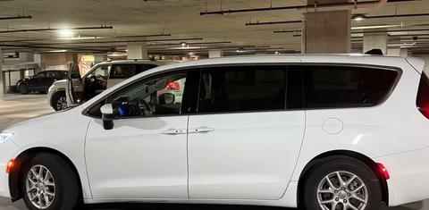 Chrysler Pacifica 2023