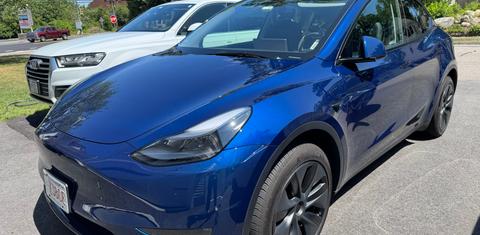Tesla Model Y 2025