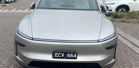 Tesla MODEL Y 2026