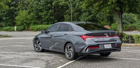 Hyundai Elantra 2024