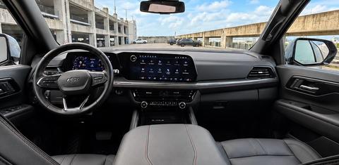 Chevrolet Suburban 2025