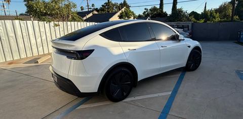 Tesla Model Y 2026