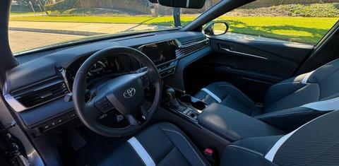 Toyota Camry Hybrid 2025