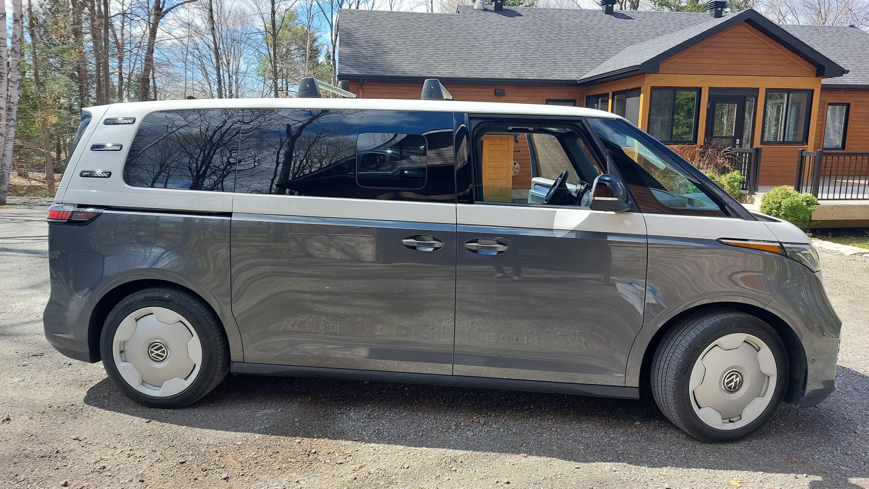 Volkswagen ID. Buzz 2025 in Longueuil, QC