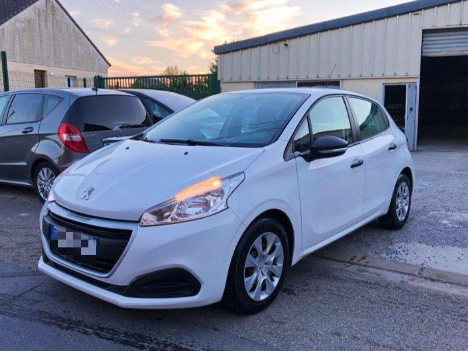 Peugeot 208 2013 à Calvi