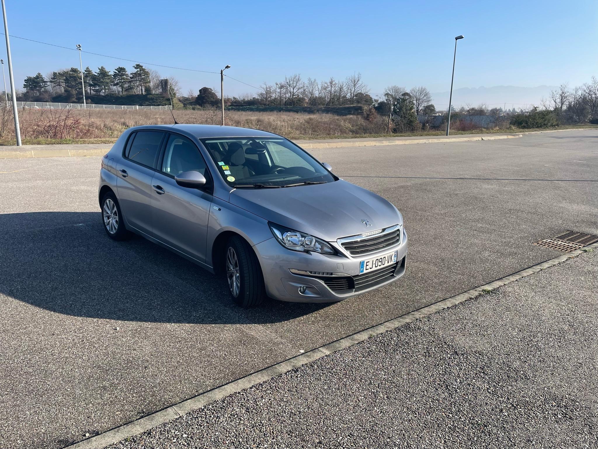 Peugeot 308 2016 à Alixan