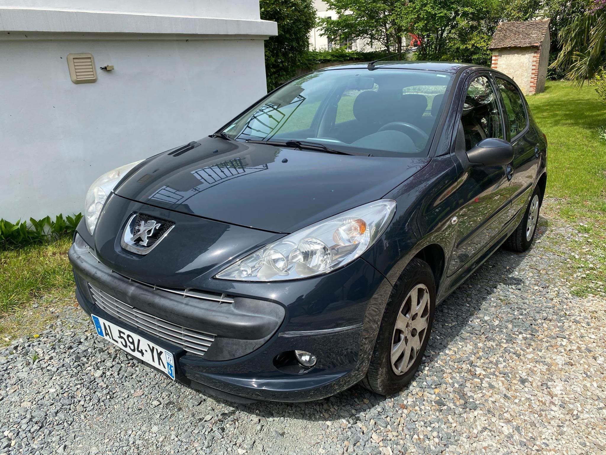 Peugeot 206+ 2010 à Saint-Avertin
