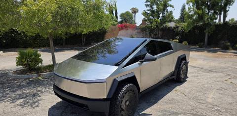 Tesla Cybertruck 2025