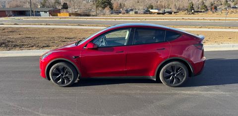 Tesla Model Y 2024