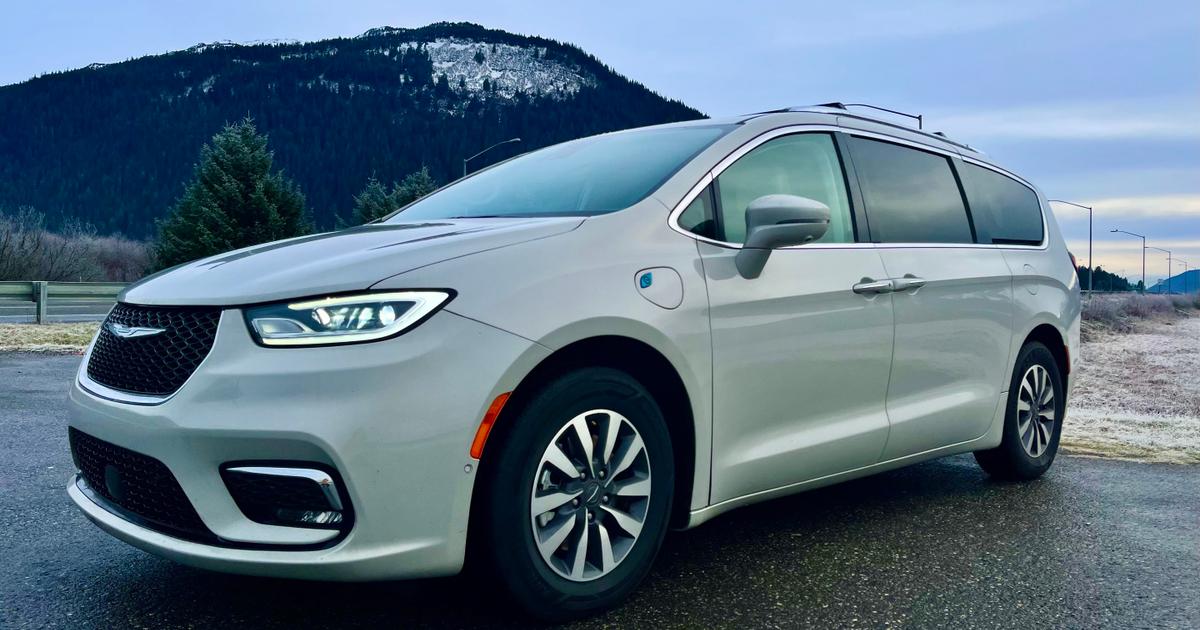 Chrysler Pacifica 2021 rental in Juneau, AK by Zachary W. Turo