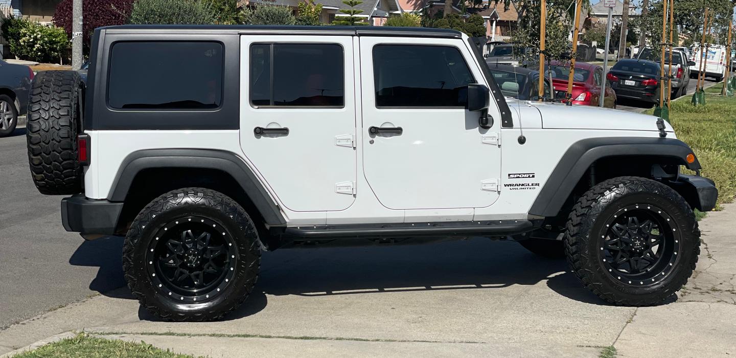 Jeep Wrangler 2016 rental in Culver City, CA by Thomas L. Turo