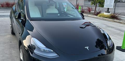 Tesla Model Y 2024