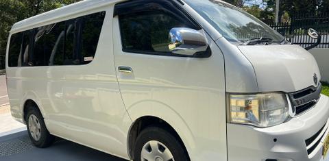 Toyota HIACE 2013