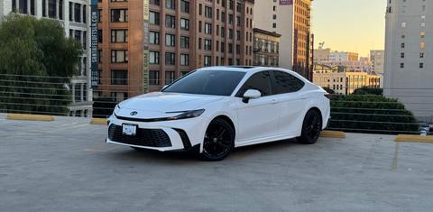 Toyota Camry Hybrid 2025