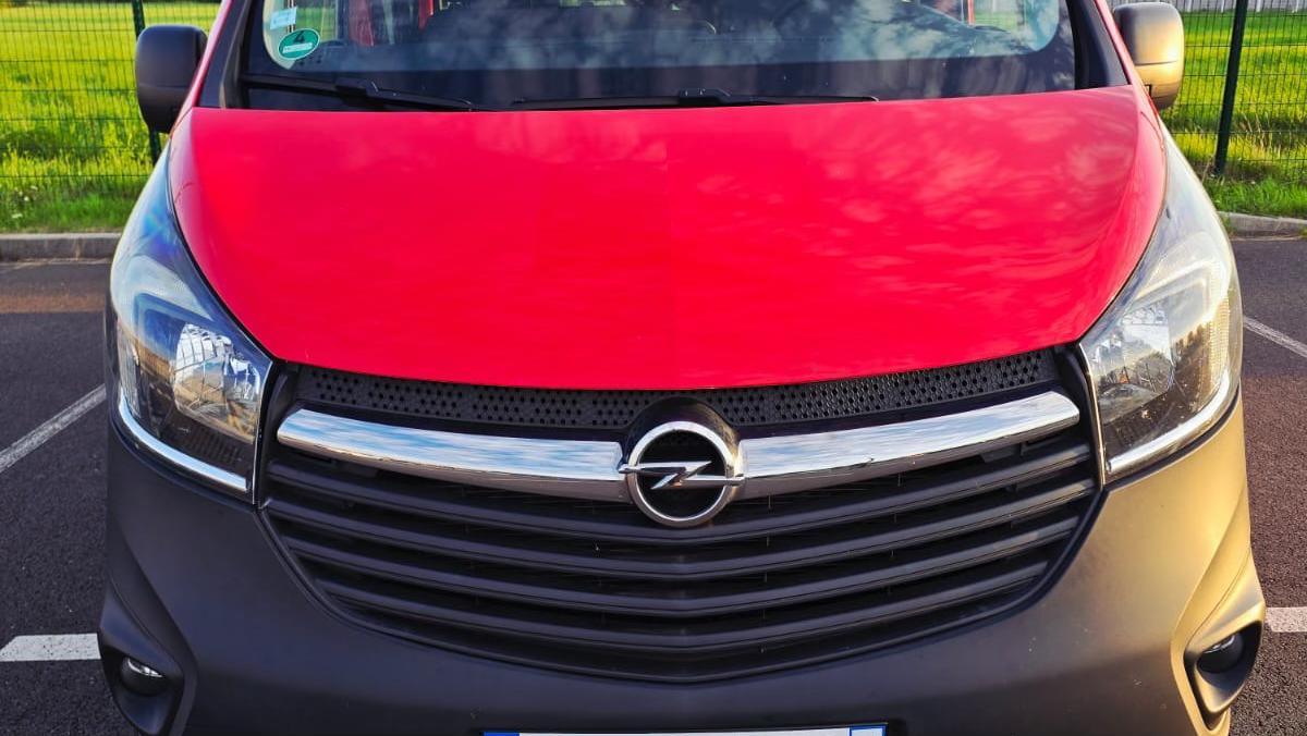 Opel VIVARO 2015 à Fleury-Mérogis