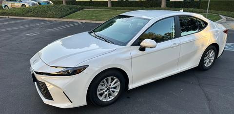 Toyota Camry Hybrid 2026