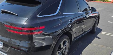 Genesis Electrified GV70 2023