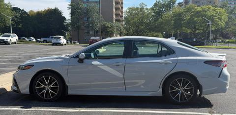 Toyota Camry Hybrid 2023