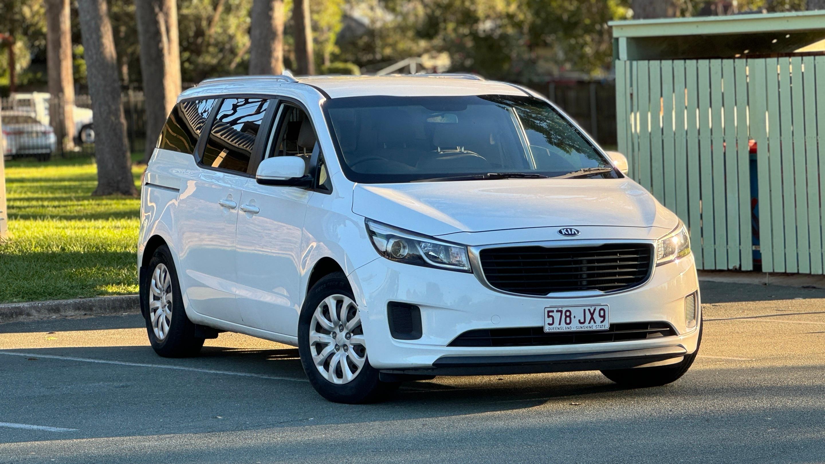 Kia CARNIVAL 2017 in Labrador