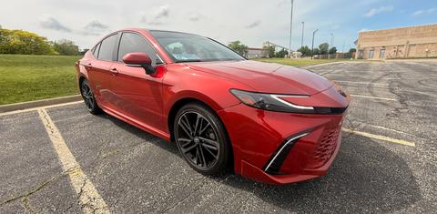 Toyota Camry Hybrid 2025