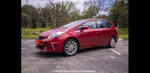 Toyota Prius v 2013