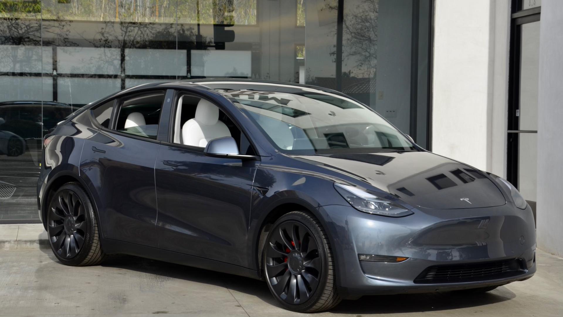 Tesla Model Y 2022 in West Palm Beach, FL