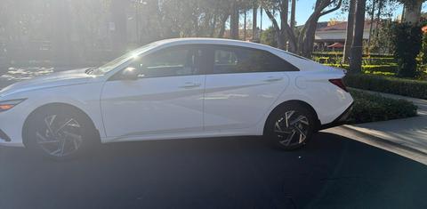Hyundai Elantra 2025