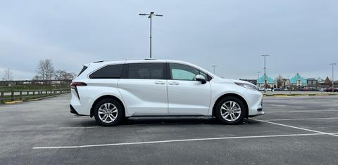 Toyota Sienna 2025