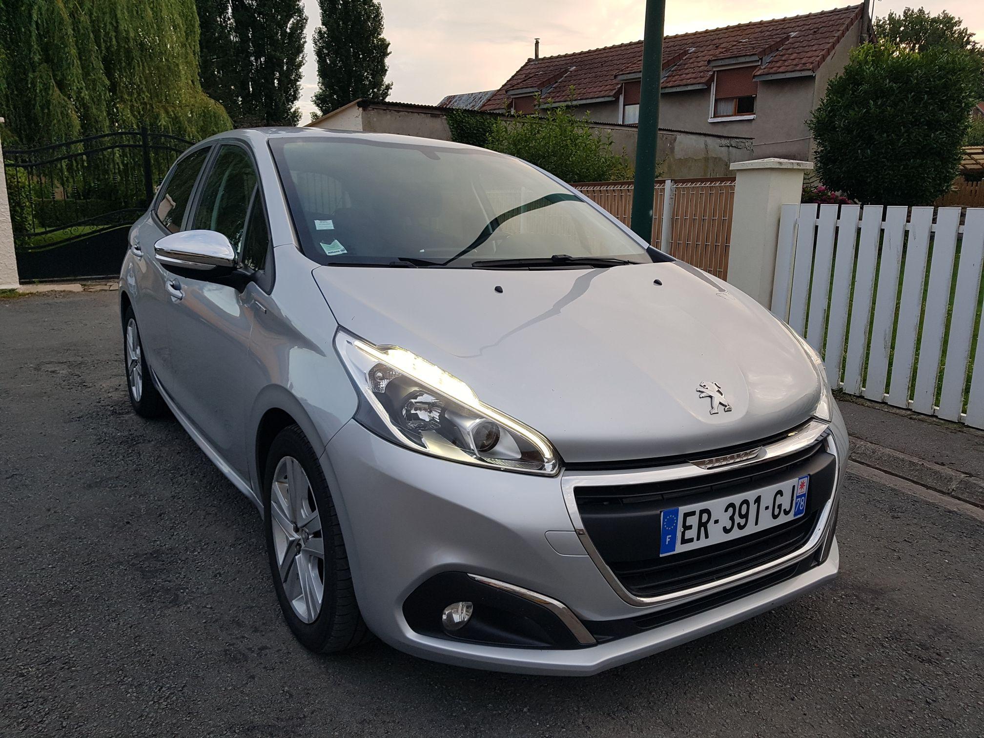 Peugeot 208 2017 à Arras