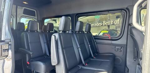 Mercedes-Benz Sprinter 2025