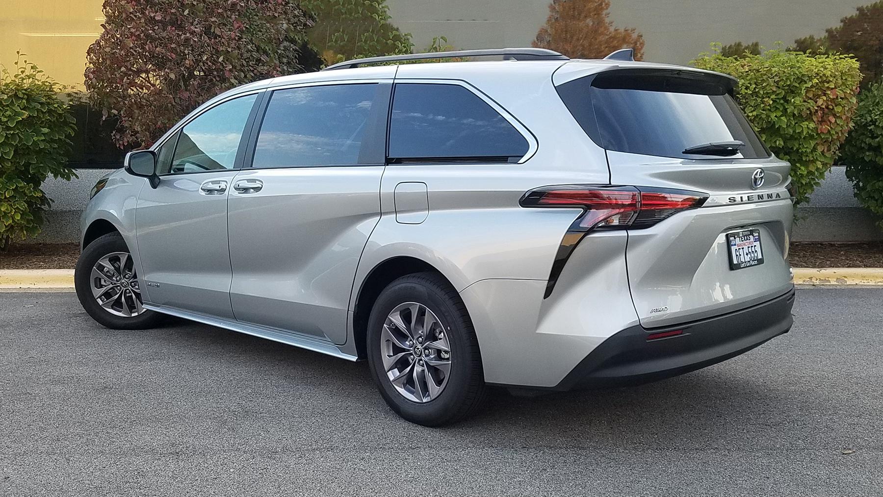 Toyota Sienna 2021 in Brook Park, OH