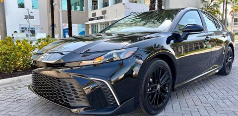 Toyota Camry Hybrid 2026