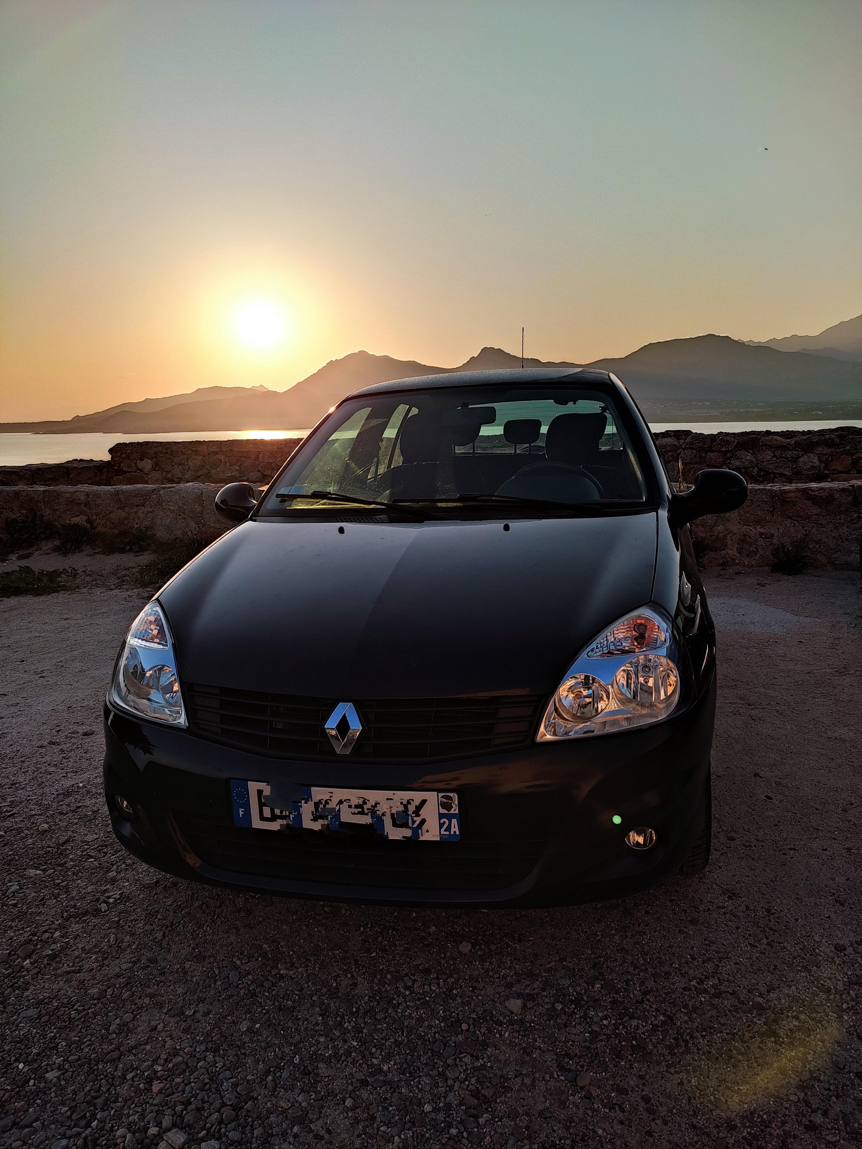 Renault CLIO CAMPUS 2011 in Calvi