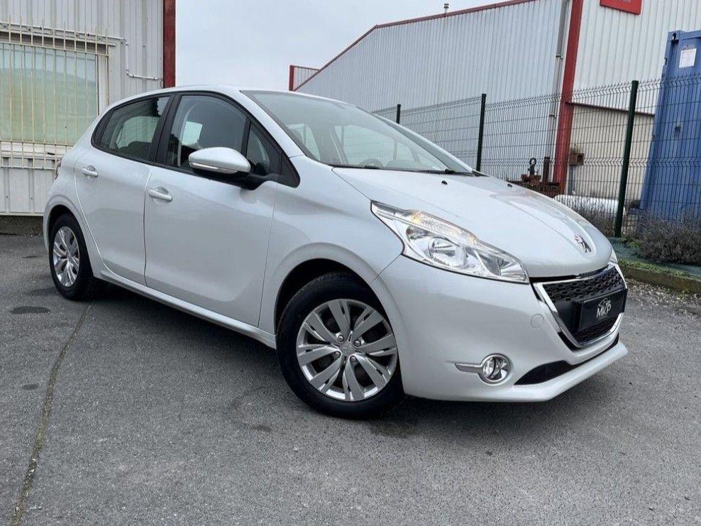 Peugeot 208 2013 à Calvi