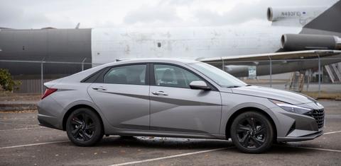 Hyundai Elantra Hybrid 2023