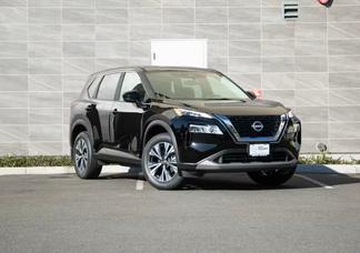 Nissan Rogue car