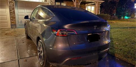 Tesla Model Y 2024