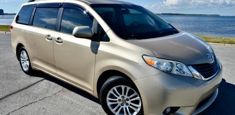 Toyota Sienna 2011